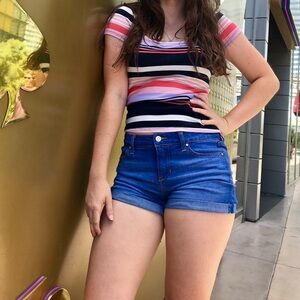 Women’s Junior “Celebrity Pink” Vibrant Blue Denim Jean Shorts. Size 3/26.